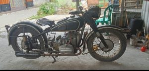 BMW motorcycle solo