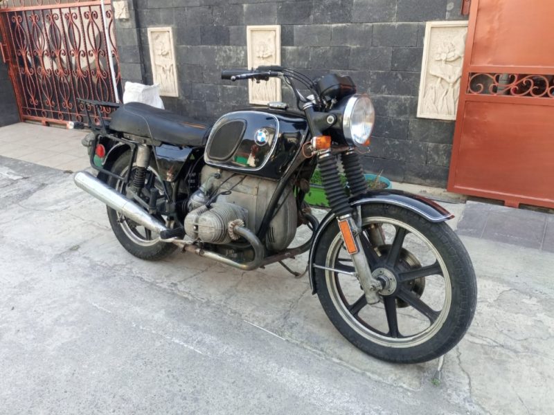 BMW R90