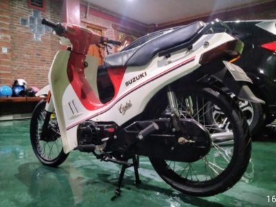 Suzuki crystal putih
