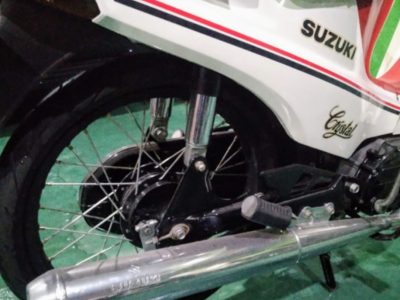 Suzuki crystal putih