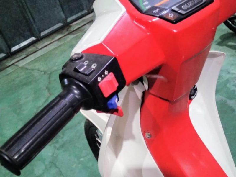 Suzuki crystal putih