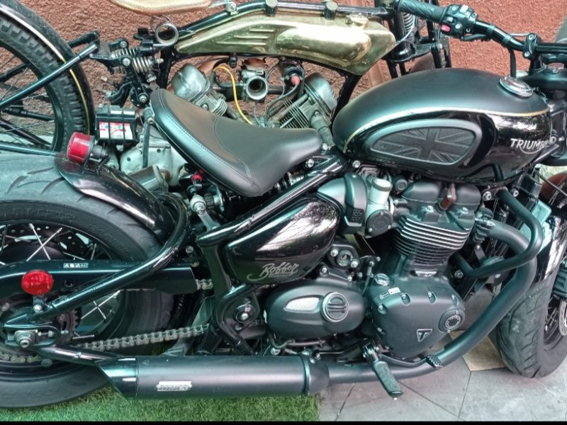 Triumph Bobber Black