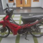 Yamaha Vega R di depan rumah 